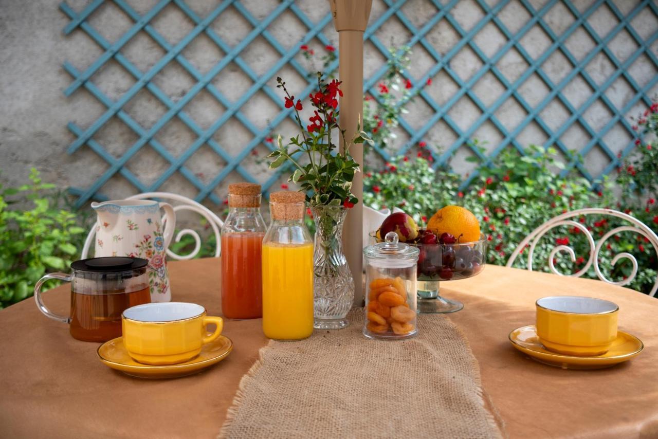 La Demeure Du Comte Bed & Breakfast Marcillac-Vallon Luaran gambar