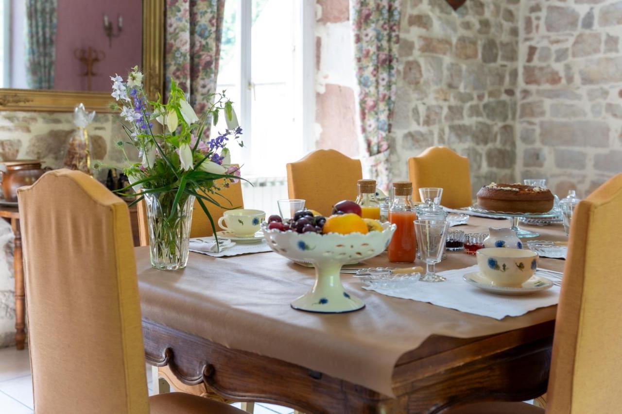 La Demeure Du Comte Bed & Breakfast Marcillac-Vallon Luaran gambar