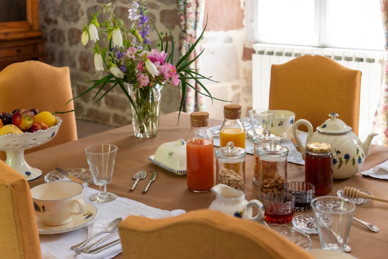 La Demeure Du Comte Bed & Breakfast Marcillac-Vallon Luaran gambar