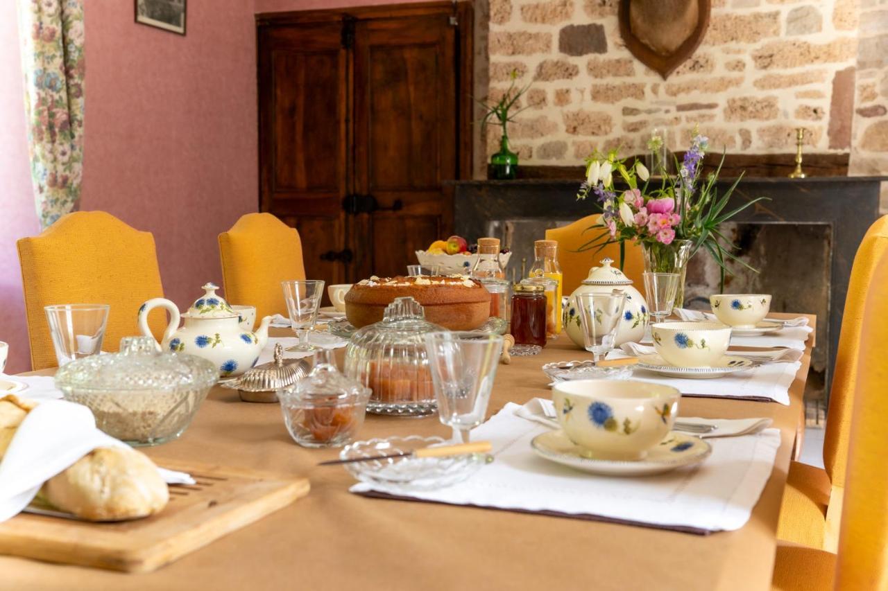 La Demeure Du Comte Bed & Breakfast Marcillac-Vallon Luaran gambar